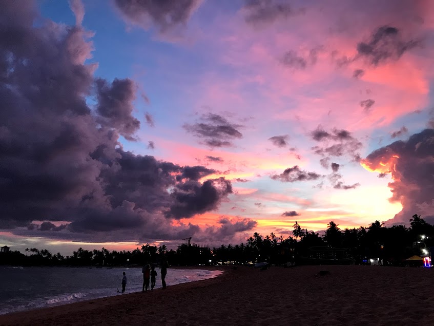 O pôr-do-sol em Unawatuna Beach | Sri Lanka